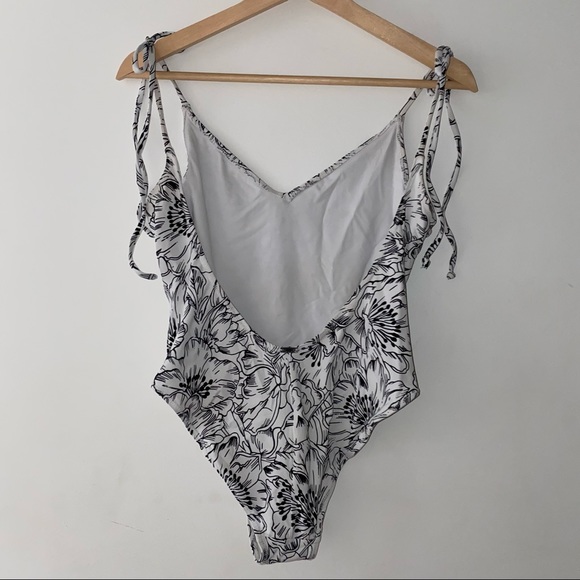 Ele Swims White Floral Sienna One Piece - Picture 5 of 7